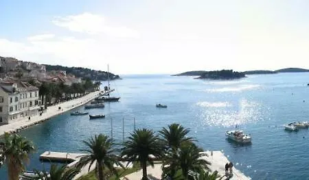 Hvar Attic Modern Design - Town Center With A Great View 赫瓦尔